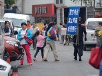 北京高考首日：考生走错考场 交警开车送达