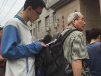 北京高考首日：考生走错考场 交警开车送达
