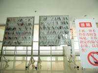 高考阅卷场揭秘：老师们的手机放这里