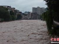 中国南方遭暴雨袭击 多地出现洪涝