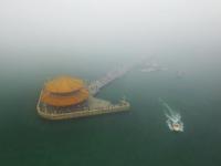 青岛浓雾袭城能见度50米 海景变成缥缈仙境