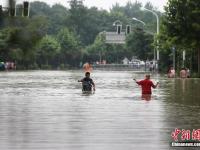 南京内河水位上涨 居民小区成