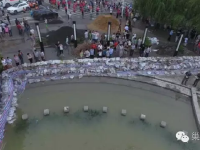太感动了！巢城西坝口再现军民一家亲
