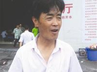 山体垮塌前1分钟 司机倒车10多米救了车上42人
