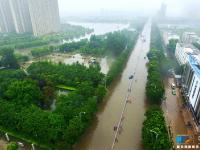 航拍河南新乡暴雨后的京广交通线