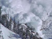 西藏阿里日土县发生雪崩 厚6至8米9人被埋