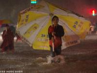 河南安阳遭百年一遇暴雨 城区汪洋如大海