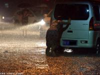 河南安阳遭百年一遇暴雨 城区汪洋如大海