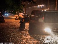 河南安阳遭百年一遇暴雨 城区汪洋如大海