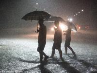 河南安阳遭百年一遇暴雨 城区汪洋如大海