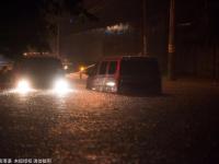 河南安阳遭百年一遇暴雨 城区汪洋如大海