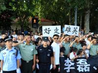 许昌20万人夹道迎接维和牺牲烈士回家