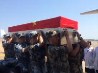 许昌20万人夹道迎接维和牺牲烈士回家