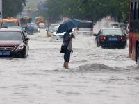 山东潍坊遇强降雨 市区积水严重