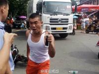 成都男子高呼“警察打人” 阻碍执法被拘