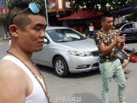 成都男子高呼“警察打人” 阻碍执法被拘