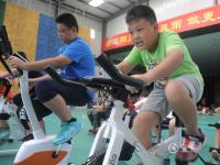 山东济南500名“小胖墩”参加魔鬼训练 称想瘦