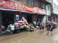 广西遭遇特大暴雨 河水暴涨致山体滑坡