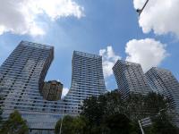 组图：江苏南通现“裤腿”朝上“秋裤”楼