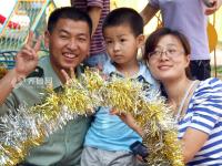 山东8位“军嫂”的爱情故事：结婚2年见面4次