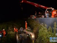 贵州安顺一客车侧翻造成10人死亡10人受伤