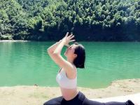 美醉了的向阳湖：碧水蓝天+瑜伽美女