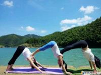 美醉了的向阳湖：碧水蓝天+瑜伽美女