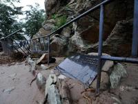 宁夏贺兰山山洪致古人类岩画被冲走
