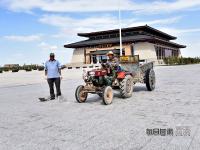 全国网媒记者聚焦敦煌文博会场馆一线建设者