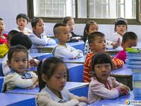 开学啦！学子踏上新“旅途”