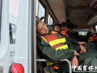 3名朝鲜人员被洪水围困 吉林边防受命跨境救援