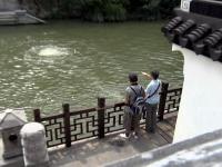 南京夫子庙秦淮河中央涌出神秘水流 疑为地下泉