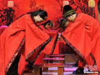  教师节校园汉服集体婚礼亮相河北