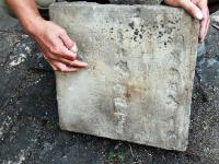 河北秦皇岛长城维修 发现古代烟袋等生活用品
