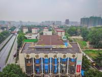 探访郑州“地王”：配套设施缺乏 荒草丛生