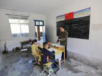 湖北“麻雀小学” 只有2个老师和3个学生