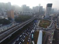 深圳设全国首台潮汐车道“拉链车”治堵