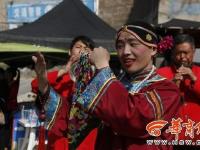 走米袋、跨火盆、拜天地 陕北传统婚礼好热闹！ 