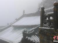组图：冬天悄悄来临，各地陆续迎来降雪