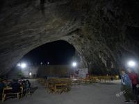湖南郴州村民打造溶洞餐厅 边就餐边赏景
