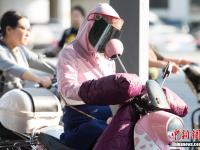 福州飙出30℃高温 白天炎热如夏日