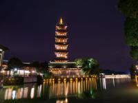 乌镇静待互联网大会开幕 水乡夜色静谧迷人
