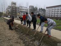 四川一高校开设“种田”课 学生下地挣学分
