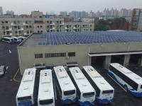 上海首个光伏发电公交场站启用 真正零排放