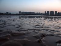 陕西咸阳湖放水维护 为建成以来首次