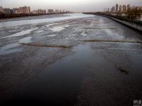 陕西咸阳湖放水维护 为建成以来首次