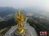 航拍世界最大露天“千手观音”像 高99.19米