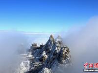  老君山现雪后云海奇观 琼楼玉宇美不胜收