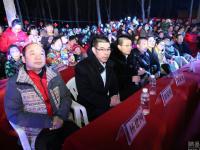 河南一农村自编自导“春晚” 上万人观看