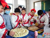  济南小学生着古装体验“民俗节”
